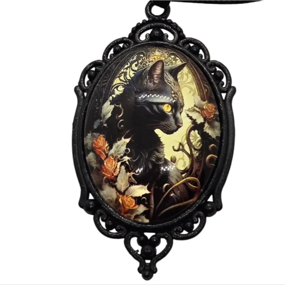 Black Cat Portrait Necklace Gothic Cameo Pendant Glass Dome Vintage Mysterious